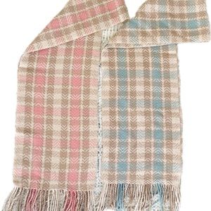 2 soft scarves with fringe